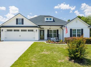29 Hudson Dr, Ray City, GA 31645