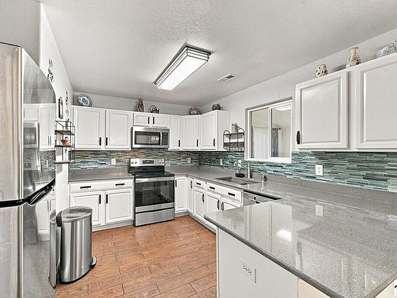 5th image of 5307 Manor Ridge Dr