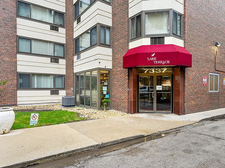 7337 S South Shore Dr #607 — Photo 11