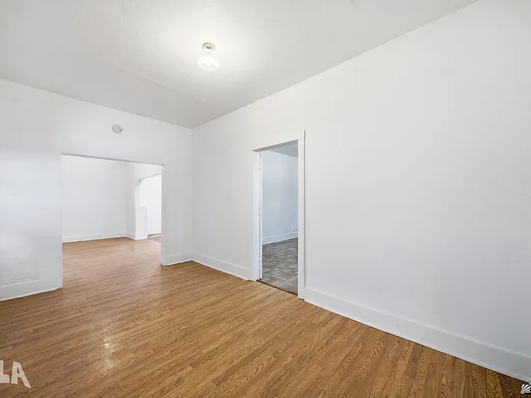 593 S 1st Ave — Photo 7