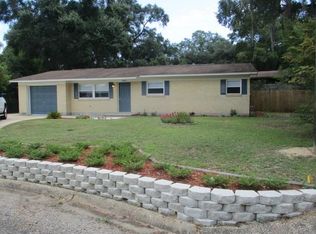 6469 Barnes St, Milton, FL 32570