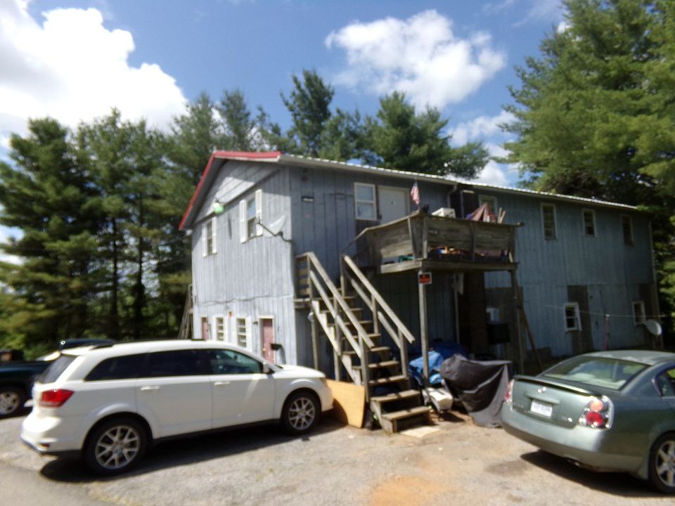 2nd image of 1705 Poplar Knob Rd