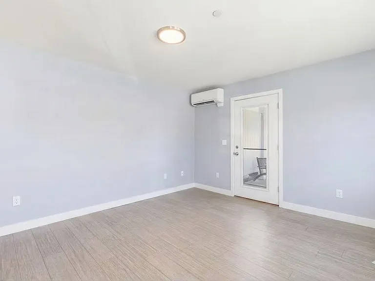 34 Mill Commons Dr #114 — Photo 6