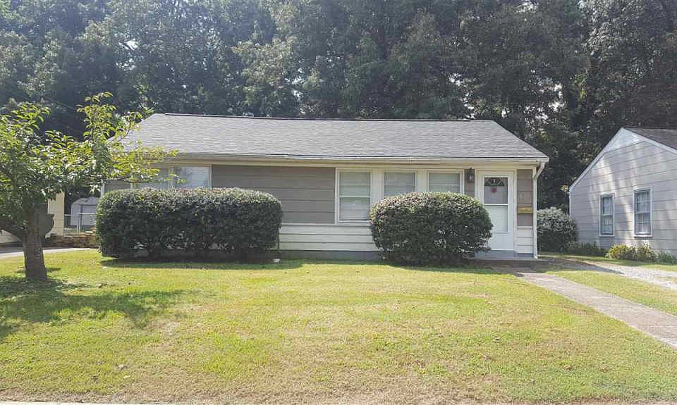 1st image of 923 River Oaks Blvd