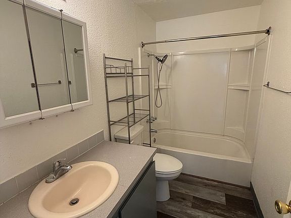 4th image of 2124 Arthur St #7