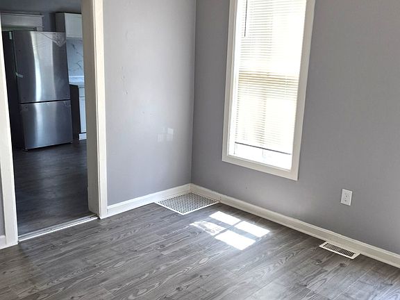3rd image of 2679 Cherry St