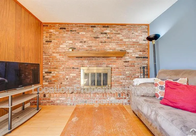 3421 W 10th Pl — Photo 11