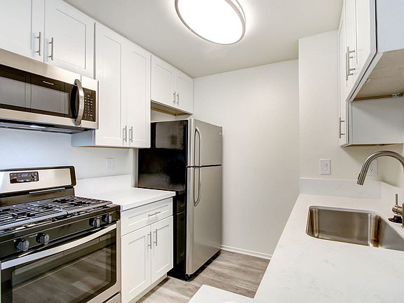 4th image of 5760 Laurel Canyon Blvd APT 20