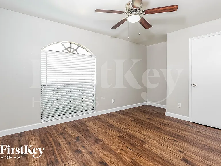 1003 Faircloth Ct — Photo 12
