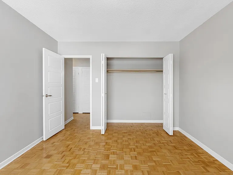 810 Canterbury Ave — Photo 32