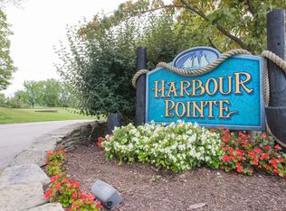 9409 S Harbour Pointe Dr, Bloomington, IN