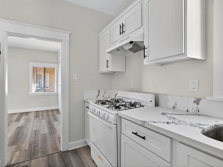 905 Cherry Ave. — Photo 10