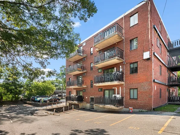 26 W Wyoming Ave #1F, Melrose, MA 02176