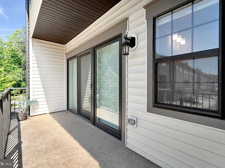 4402 Fair Lakes Ct — Photo 18