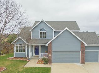 2827 122nd St, Urbandale, IA 50323