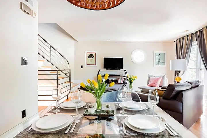 2 bed, 947 sqft, $3,100 — Photo 3