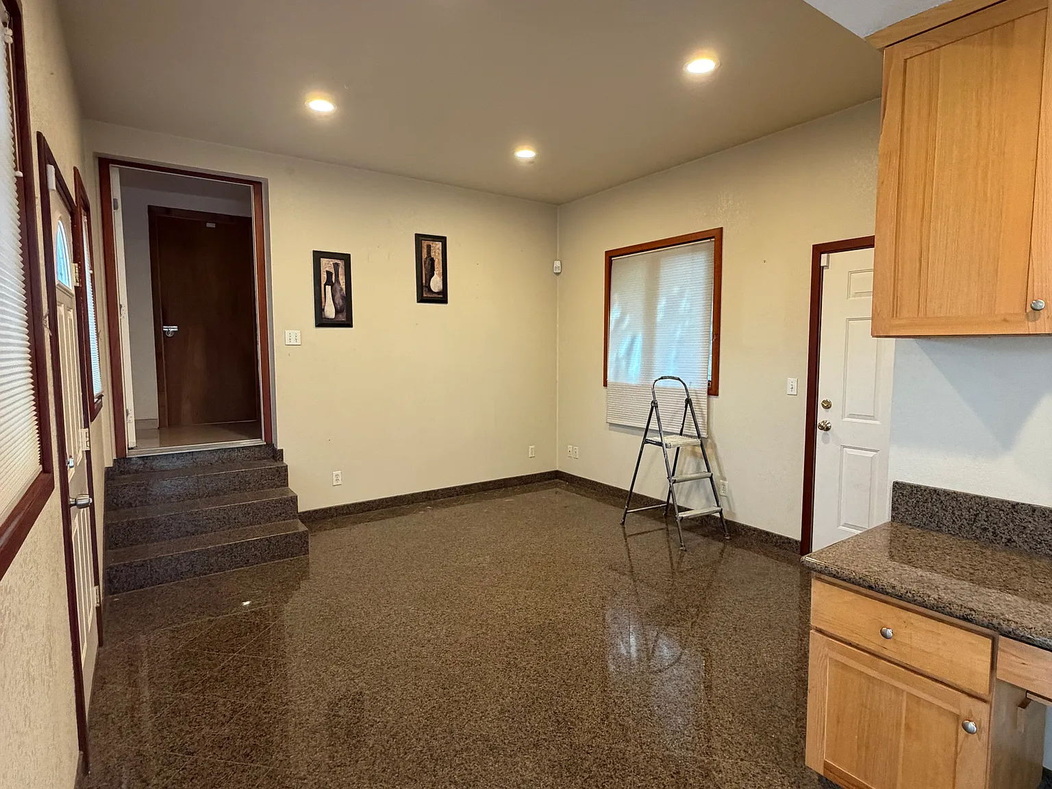 3 bed, $3,000 — Photo 3