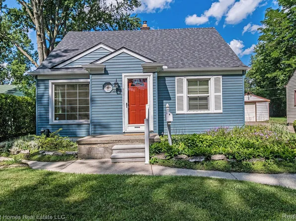 23103 Violet St, Farmington, MI 48336