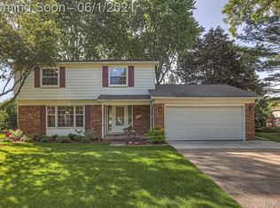 3856 Boulder Dr, Troy, MI