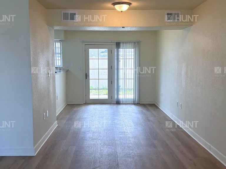 529 Lantana Ln — Photo 4