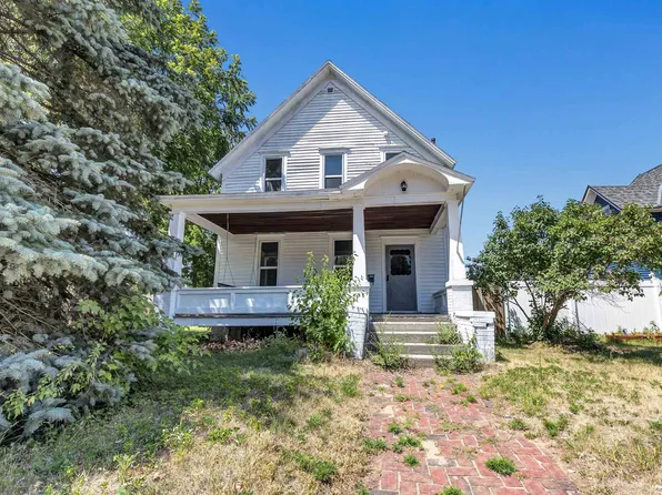 741 Marinette Ave, Marinette, WI 54143