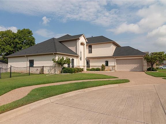 3rd image of 2922 Mistletoe Ct