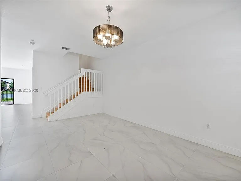 3728 NE 3rd Ct — Photo 4