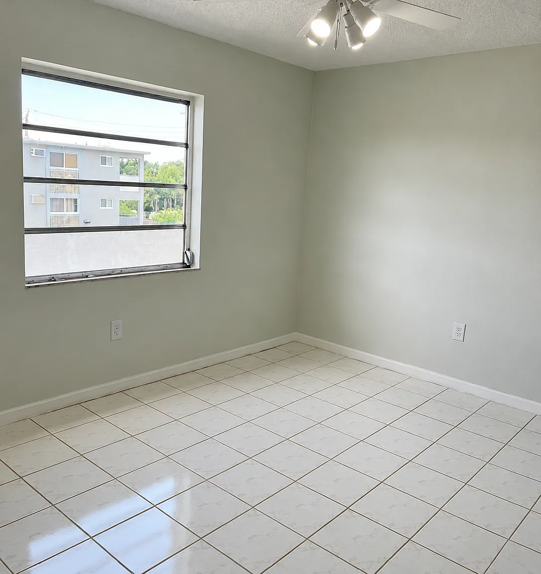 2 bed, 725 sqft, $2,200 — Photo 3