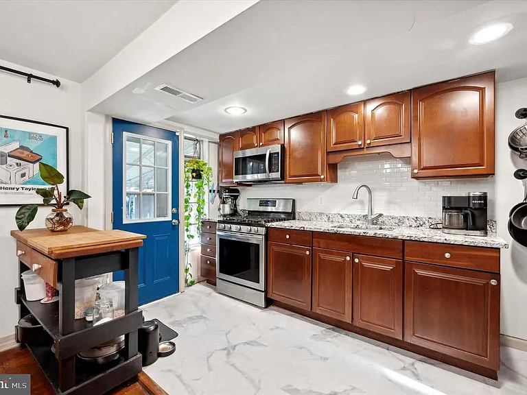 4572 Manayunk Ave — Photo 9