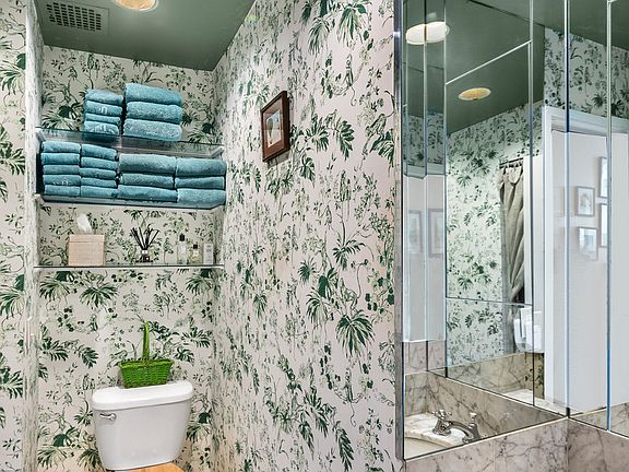 5th image of 105 E 19th St APT 2D