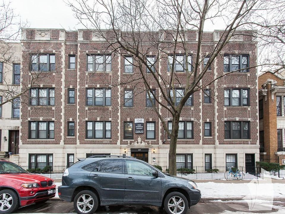 1st image of 1048 W Oakdale Ave