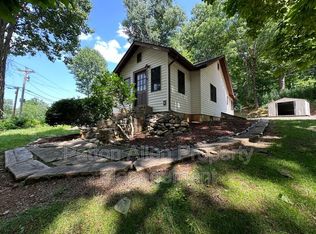 267 Davis Creek Rd, Candler, NC 28715