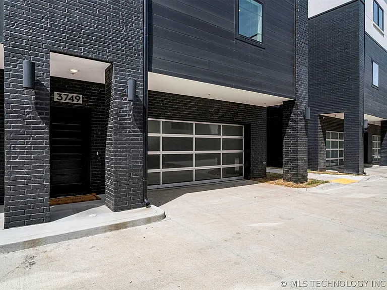 3777 Riverside Dr #3777 — Photo 8