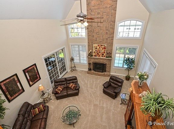 4th image of 1336 Karen Dr