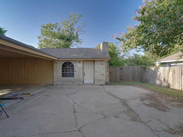 1206 Westcott Dr — Photo 3