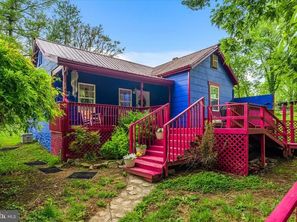 835 Engle Switch Rd, Harpers Ferry, WV 25425