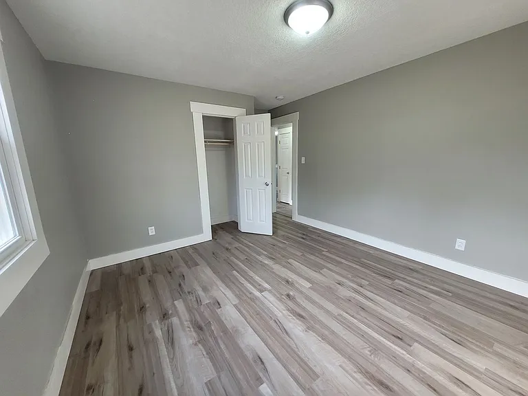 7106 SW 16th St — Photo 5