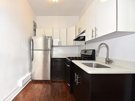 2nd image of 3420 32nd St APT 2H
