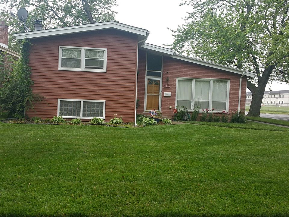 1st image of 1300 Mackinaw Ave