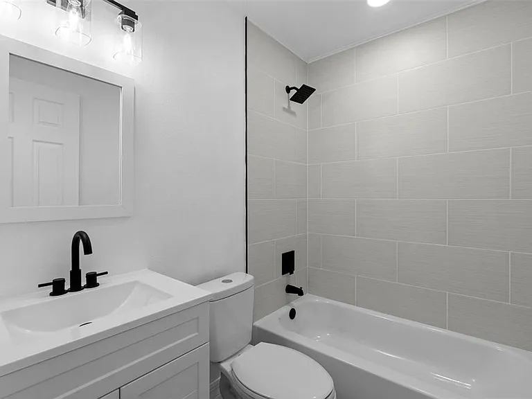 2240 Conway Dr — Photo 23