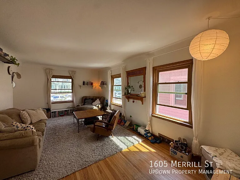 1605 Merrill St — Photo 5
