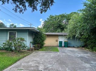 401 Honeysuckle Dr, La Marque, TX 77568