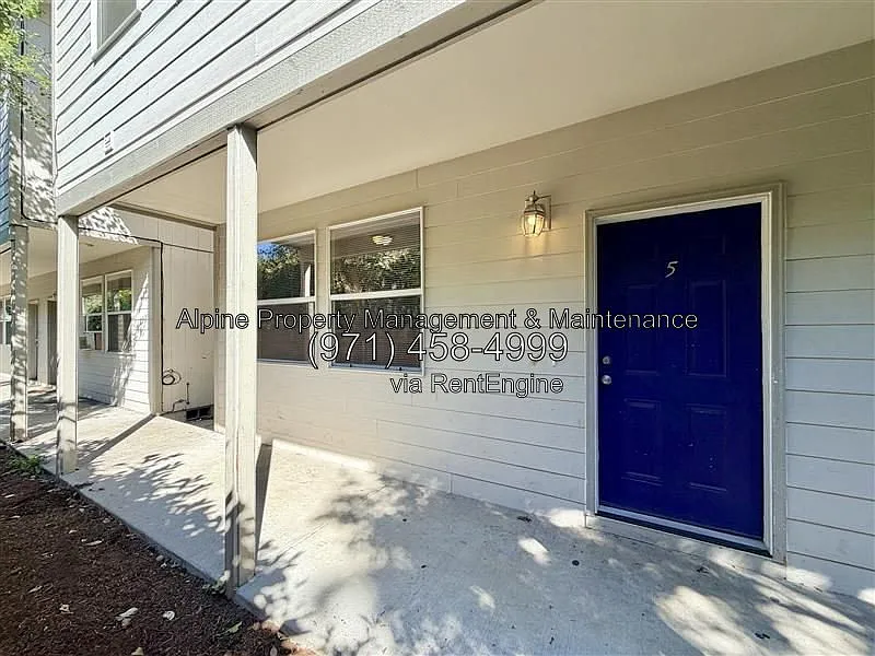 2 bed, 1.5 bath, 900 sqft, $1,495 — Photo 1