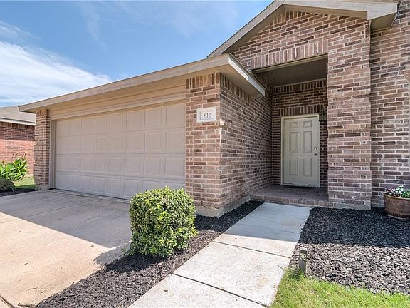 3rd image of 612 Jennifer Dr