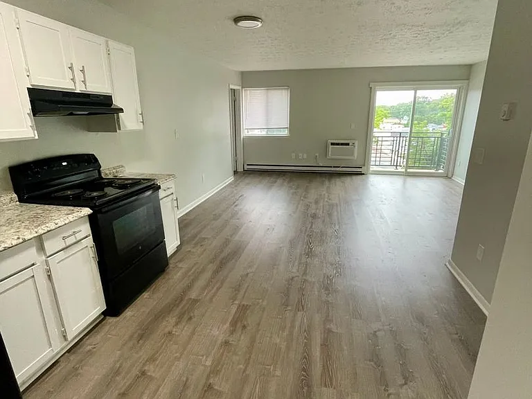 Villa Square LLC — Photo 31