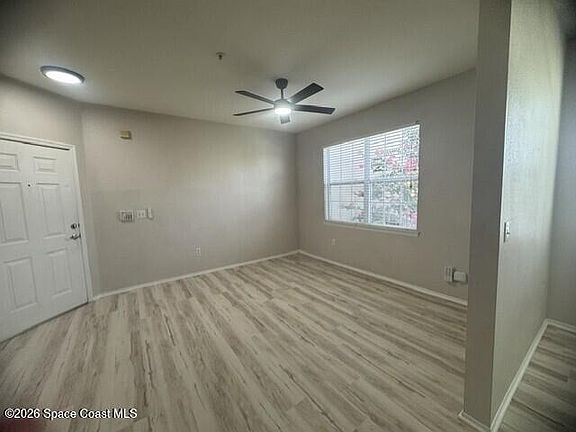 5th image of 5693 Star Rush Dr APT 206