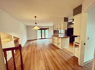 4114 Oxford St N, Shoreview, MN 55126