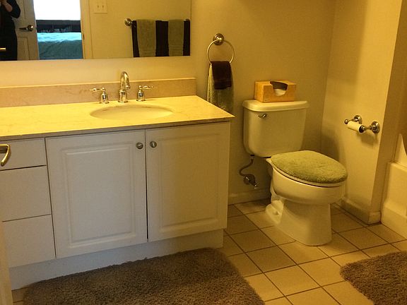 5th image of 1 Cityview Ln Unit 202