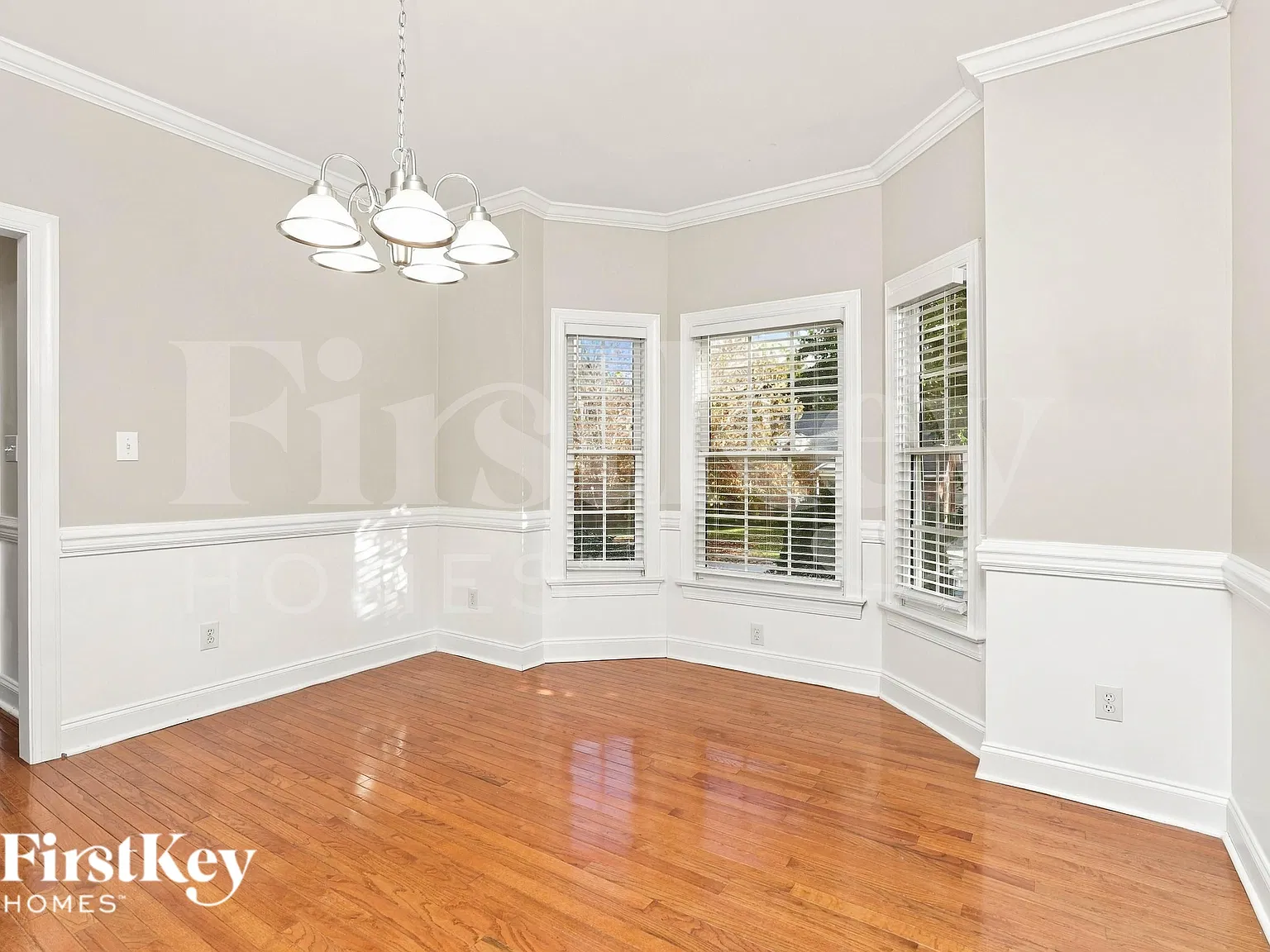 4 bed, 3.0 bath, 2674 sqft, $3,090 — Photo 4