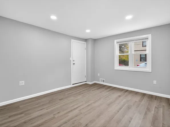 71 East 22nd Street image 4 of 25